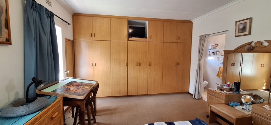 3 Bedroom Property for Sale in Albertinia Western Cape